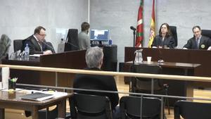 Tretze anys i mig de presó per a l’exseleccionador de bàsquet Mario López per agressió sexual a una menor