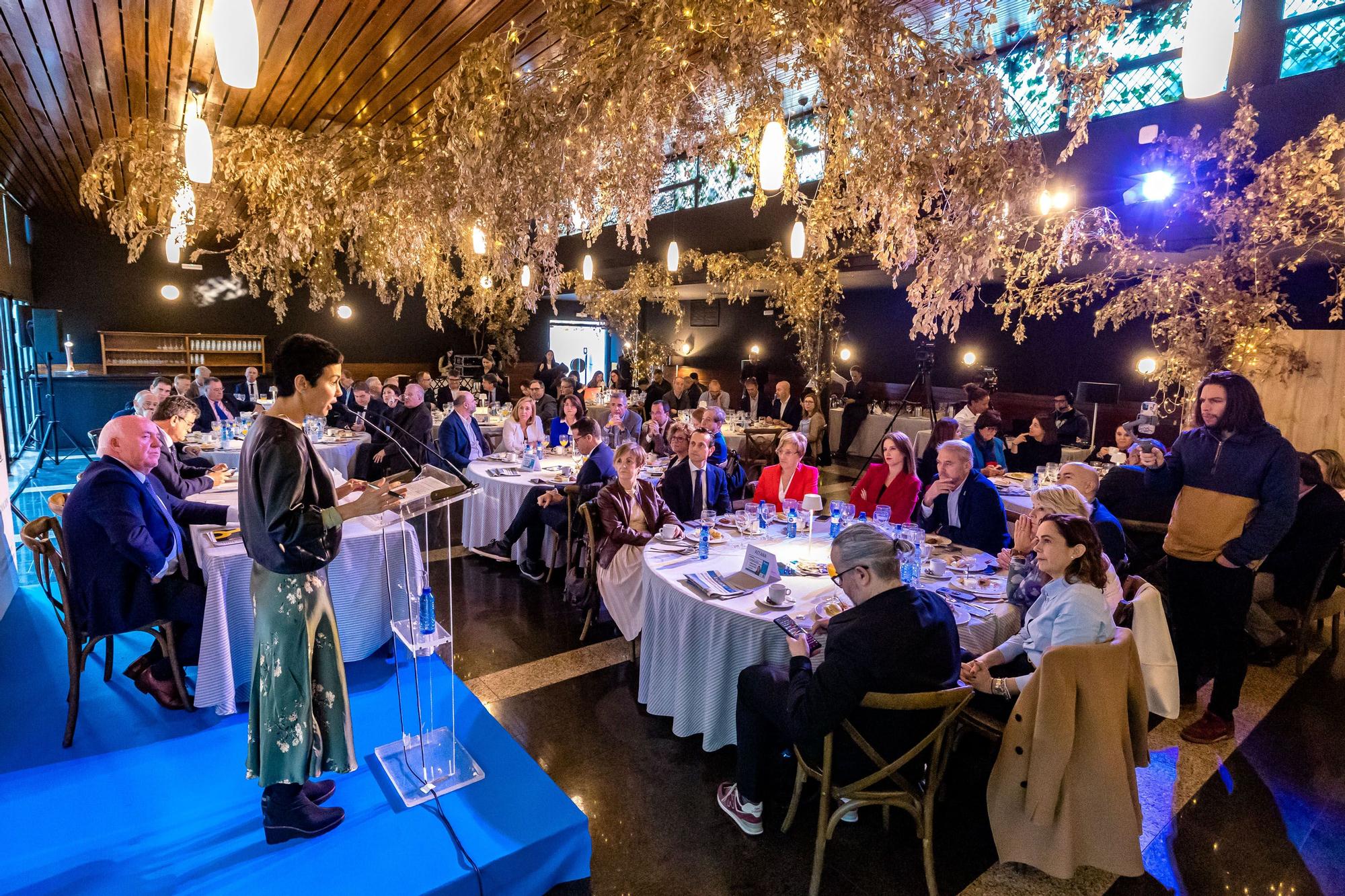 La Secretaria de Estado de Transportes, Movilidad y Agenda Urbana en el Foro Alicante celebrado en el restaurante El Maestral