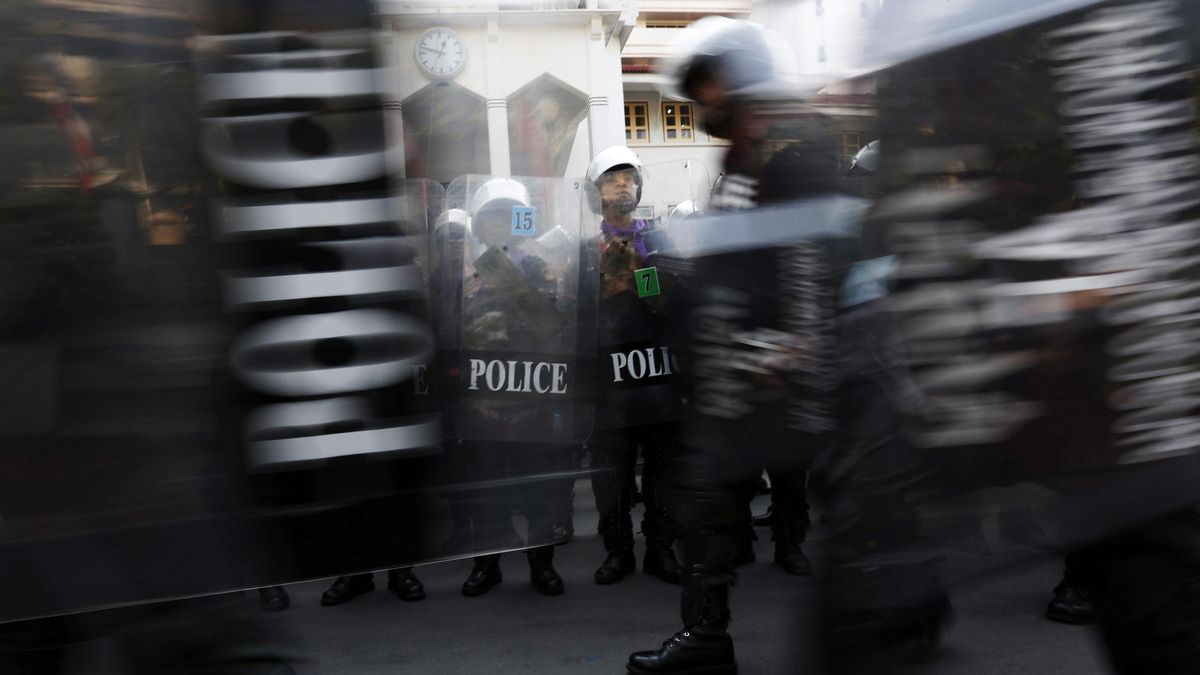 Fotografía de archivo de policías tailandeses.