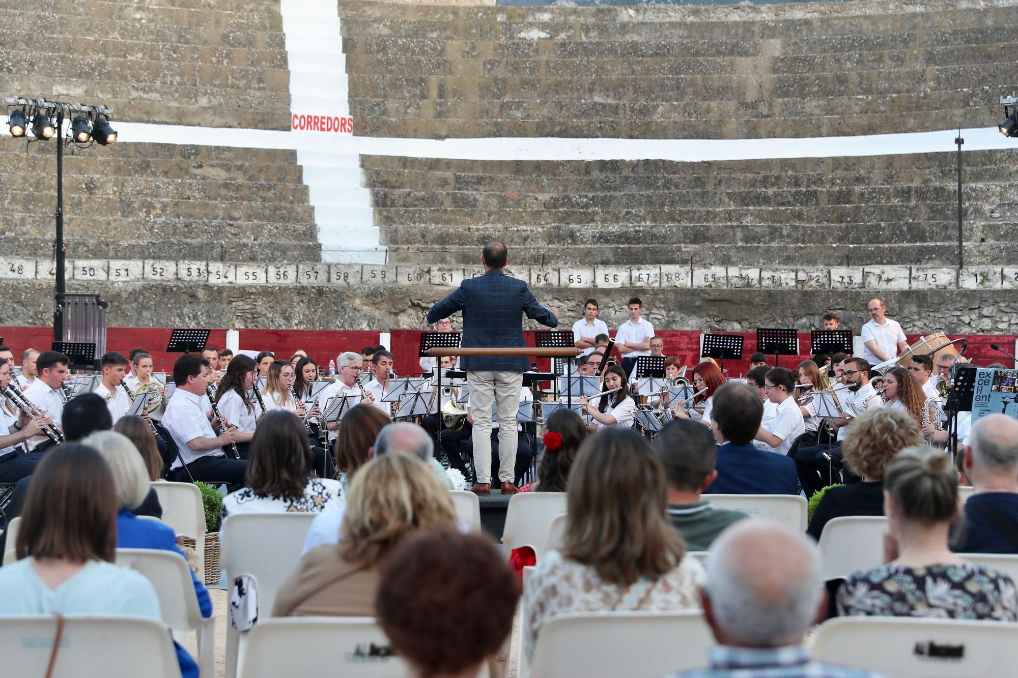 Bocairent recibe a Nerea y la corte a los sones de "Nerea"