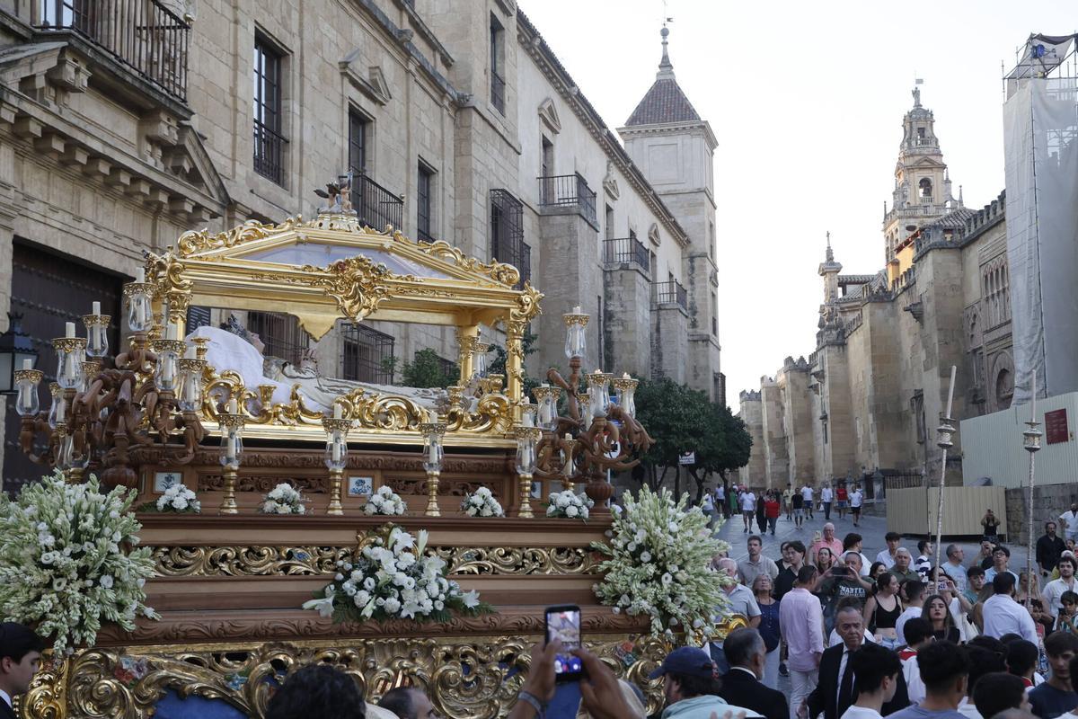 La Virgen del Tránsito recorre las calles de Córdoba La Virgen del Tránsito recorre las calles de Córdoba