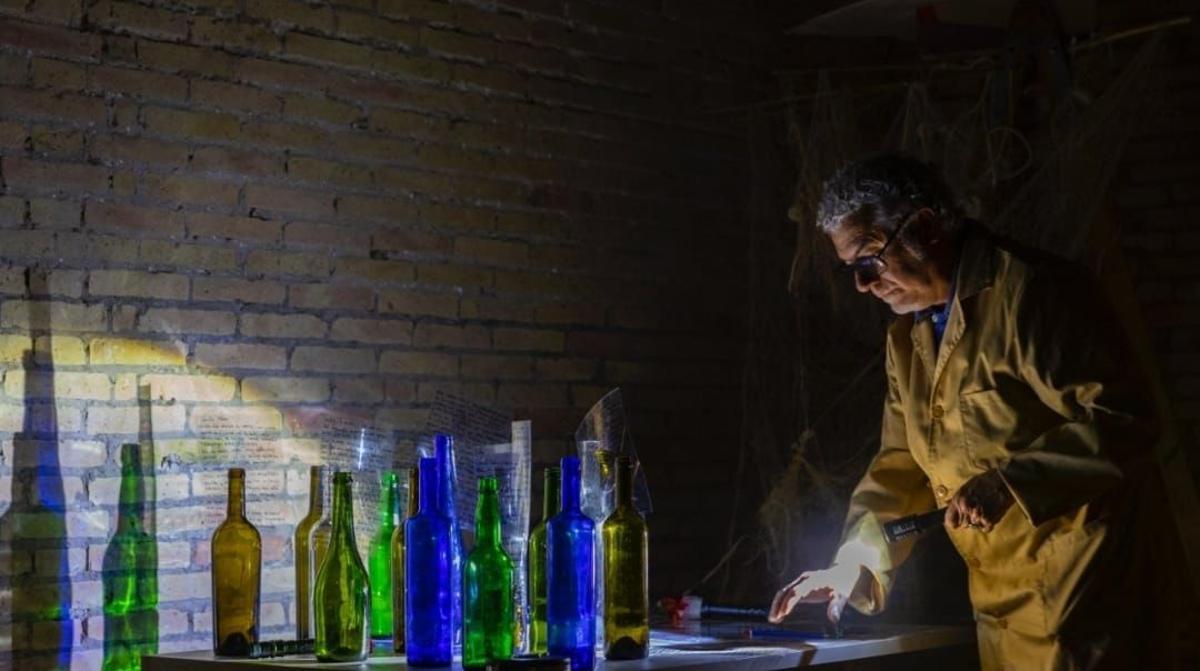 Vicent Ortolà, en pleno trabajo.