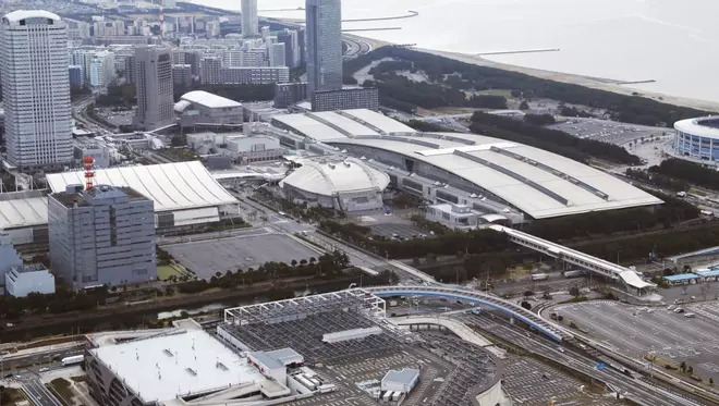 Vista de pájaro del Makuhari Messe Hall.jpg