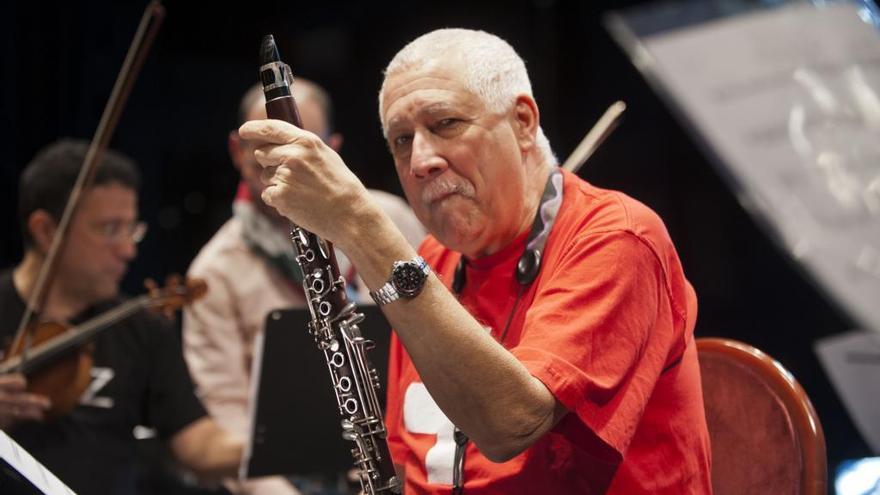 Paquito D&#039;Rivera, en un ensayo en A Coruña en 2017.