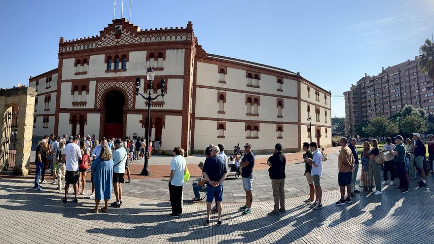 Gijón tiene ganas de toros: la venta de entradas para la feria deja una larga cola en El Bibio