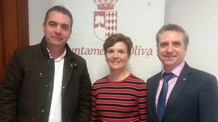 La televisiva pediatra Lucía Galán imparte una conferencia en Oliva