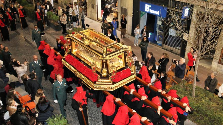 El Sepulcro celebra sus 75 años con más de un millar de cofrades