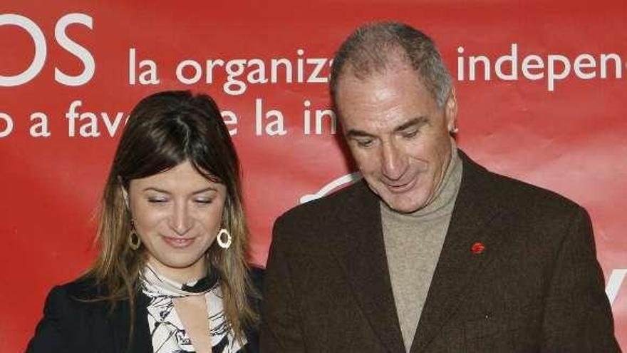 Bibiana Aído, junto al director de Save the Children, Alberto Soteres. / efe