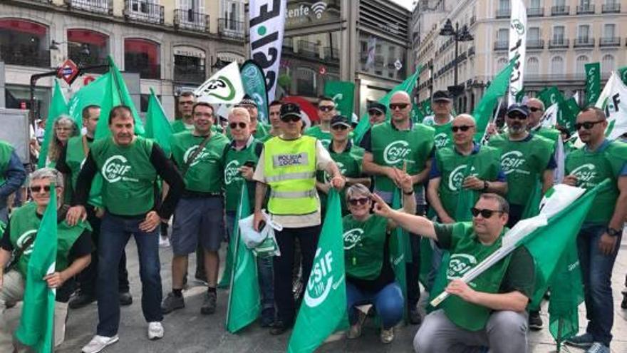 Alguns dels agents gironins desplaçats a la manifestació de Madrid.