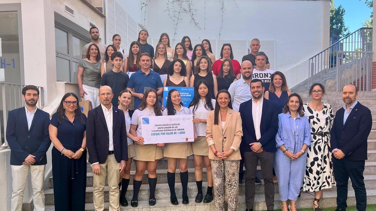 Foto de familia de los equipos premiados.