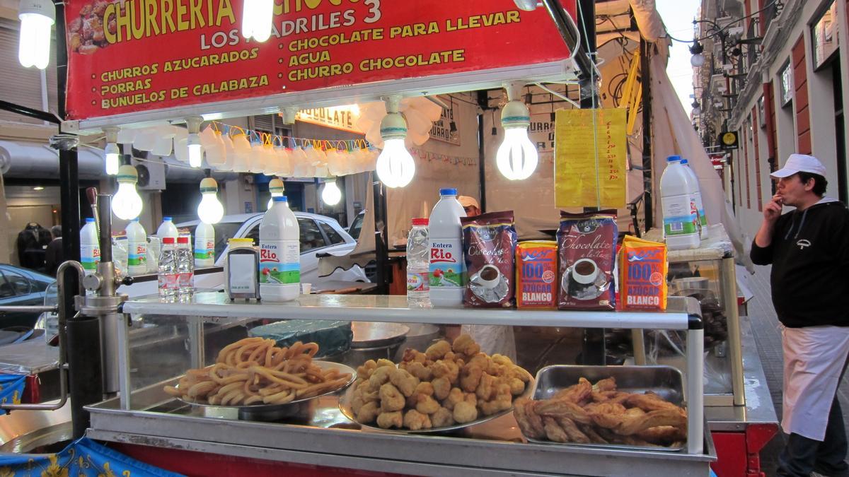 Puesto de churros y buñuelos en València.