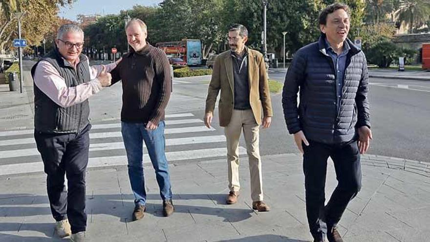 Jaume Font (El Pi), Ramón Socías (PSOE), Fernando Navarro (ciudadanos) y Mateo Isern (PP).