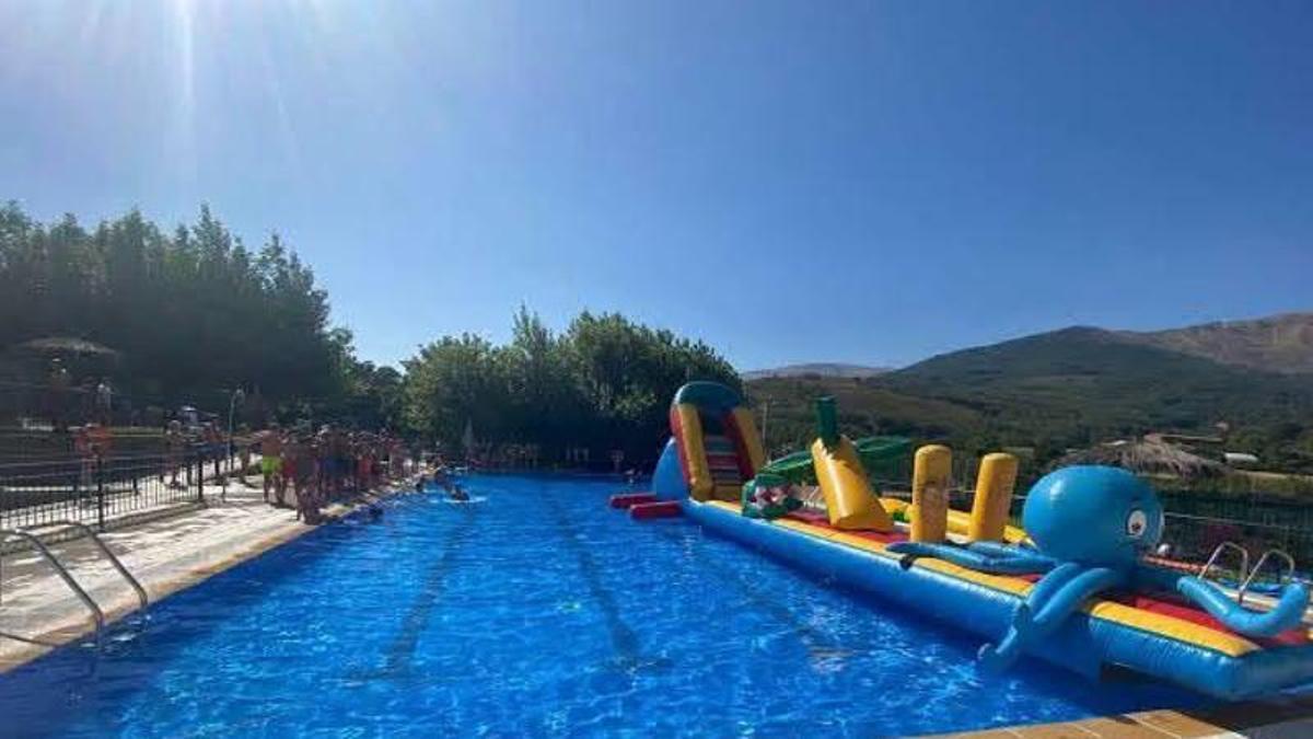 Piscina municipal Cruz de Vergara.