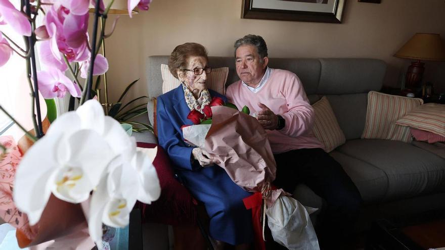 Les 28 voltes per casa que mantenen en forma Carmen Adán als seus 106  anys