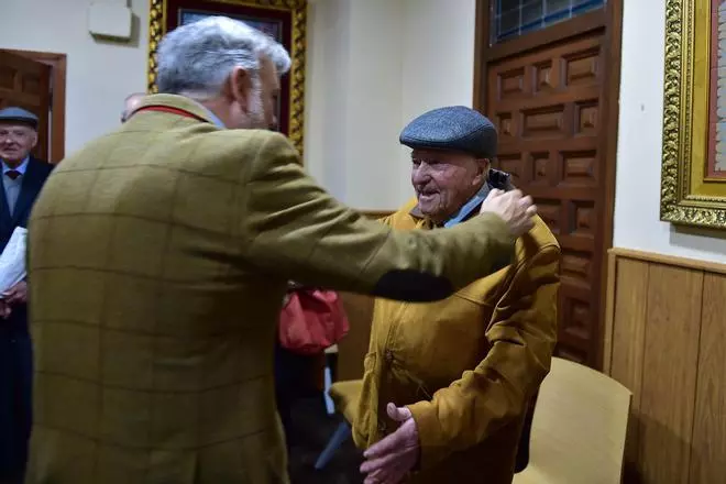 Galería | Ángel Masa, de Plasencia, cumple 100 años y es recibido por el alcalde