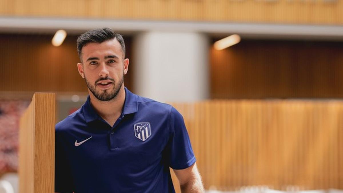 Carlos Puga, con la camiseta del Atlético de Madrid.