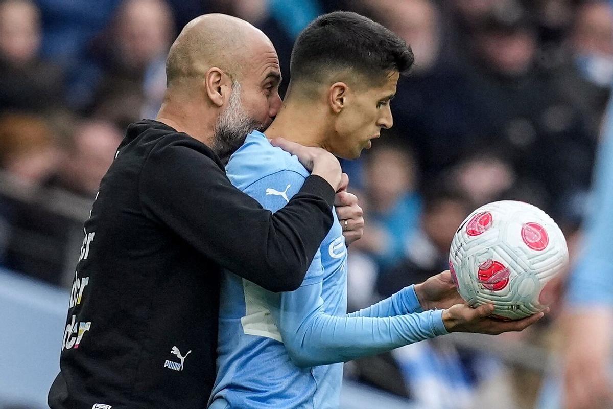 Guardiola no quiere de vuelta a Cancelo