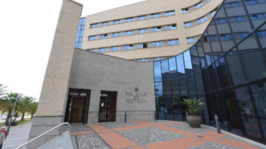 Fachada del Palacio de Justicia de Santa Cruz de Tenerife.