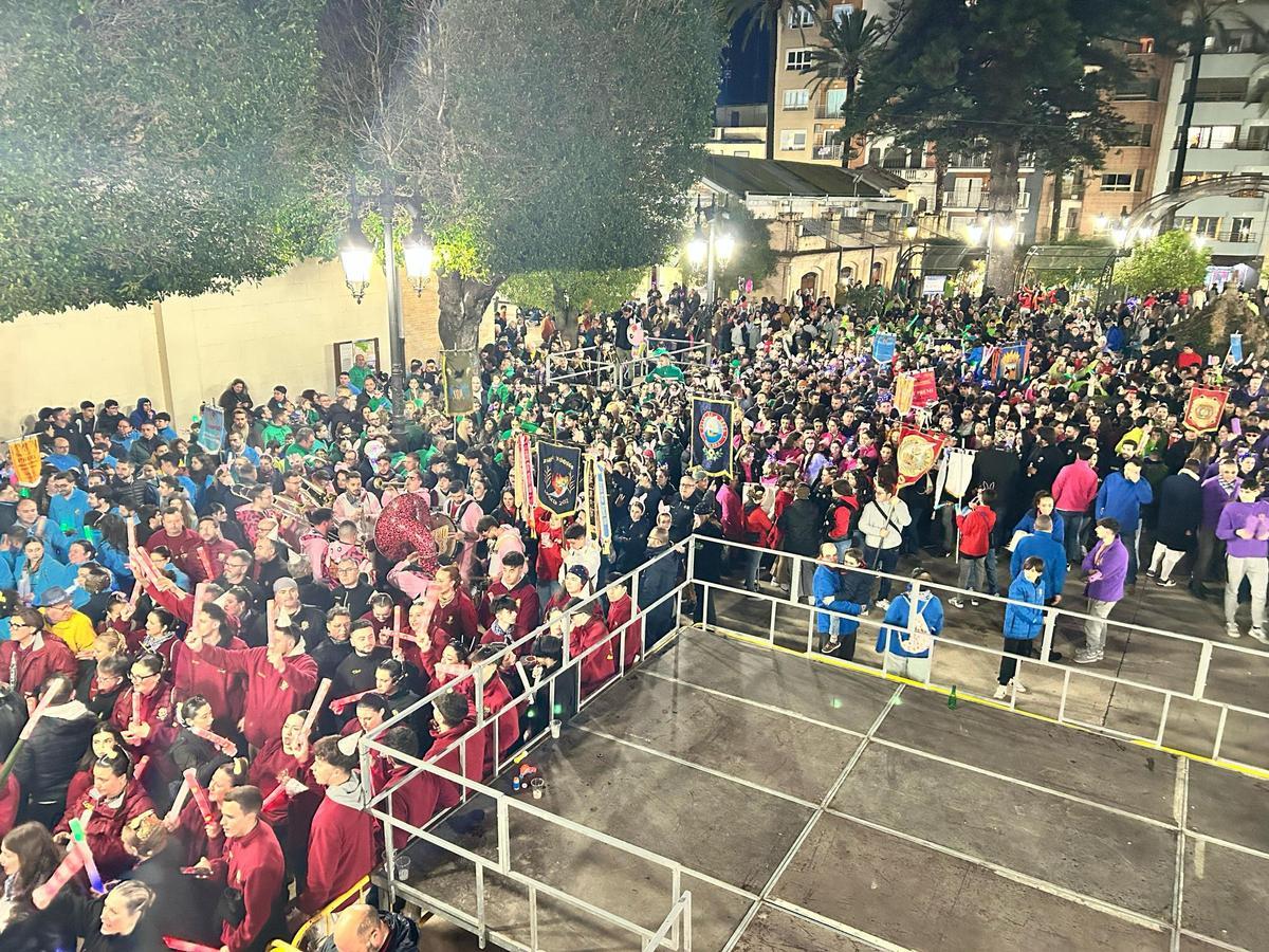 Los falleros han llenado los Jardines del Mercado en la entrega de premios.