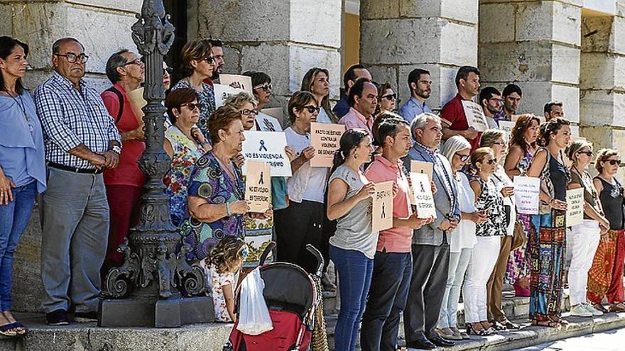 El PP vota en contra de la reprobación de Gómez de la Peña