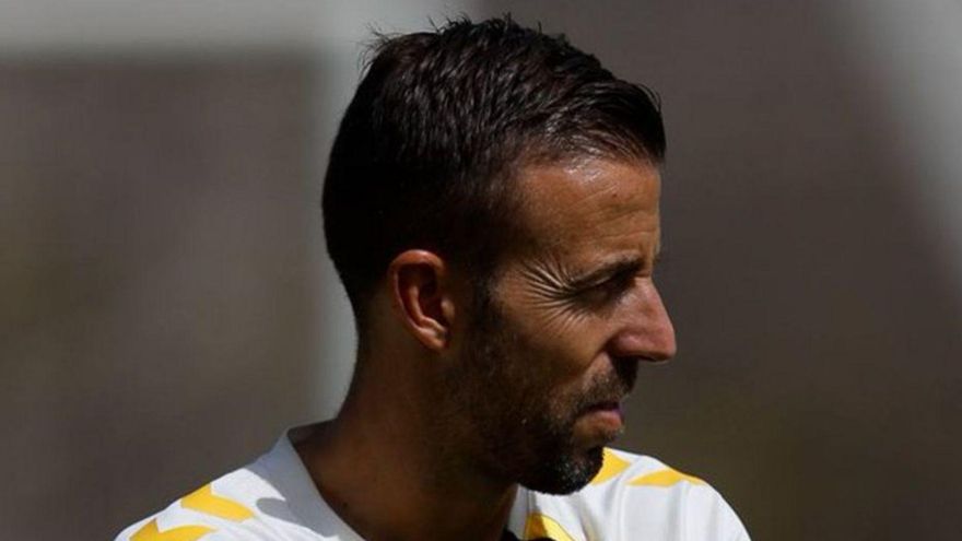 Luis García e Ibai Gómez, novatos en los banquillos y catedráticos en el verde