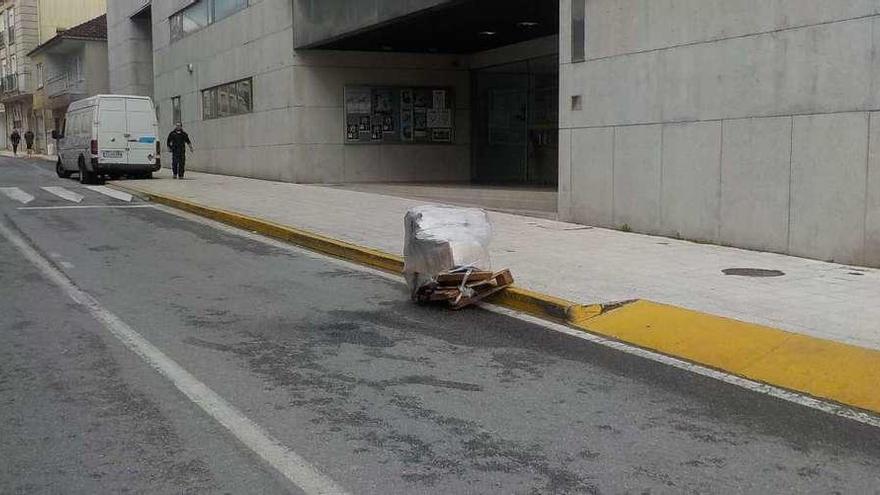 El motor en plena avenida de Lugo, al lado del Auditorio. // Gonzalo Núñez