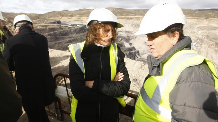 Teresa Ribera, durante su visita a una mina en Ariño en enero del 2019. | JAIME GALINDO