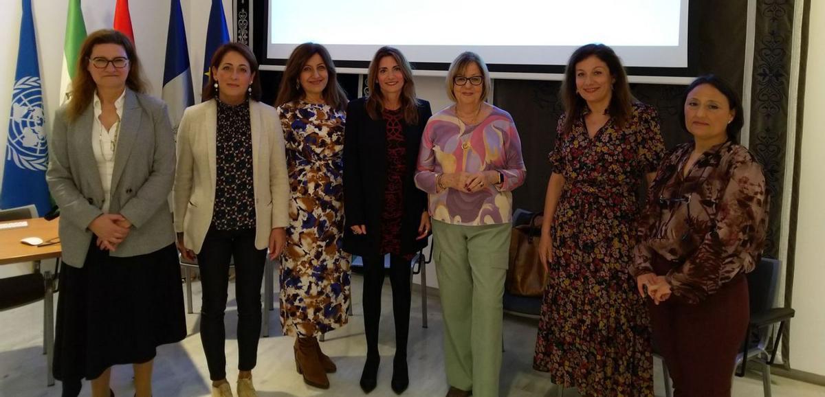 Encuentro de catedráticas de la Universidad de Málaga en el Rectorado. | L.O.