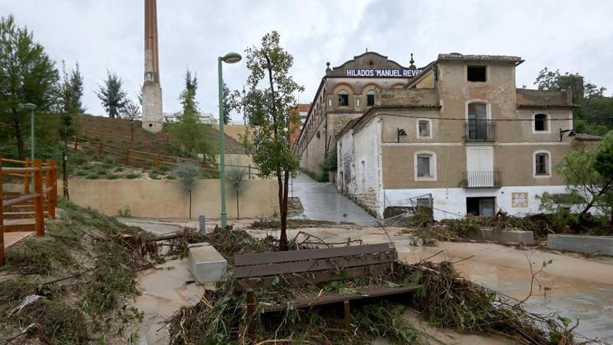 El barranco de la Parra se desborda en Carlet