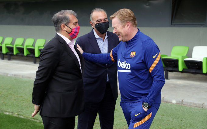 Laporta, Yuste y Koeman, en la ciudad deportiva del Barça.