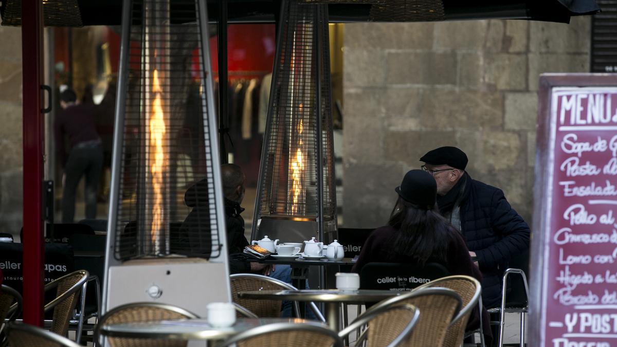 Terraza con estufas de invierno en, Pl. de les Olles