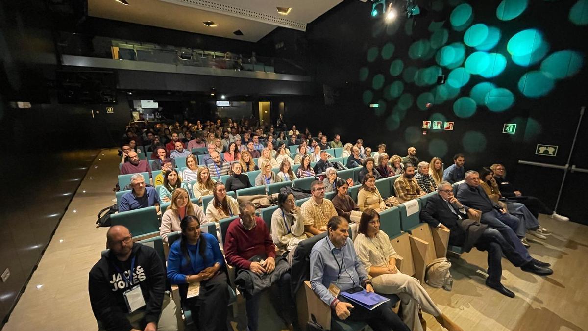 Uns 200 professionals van participar a la jornada sobre els equips mòbils de salut mental a la Fundació "la Caixa" de Girona dijous de la setmana passada.
