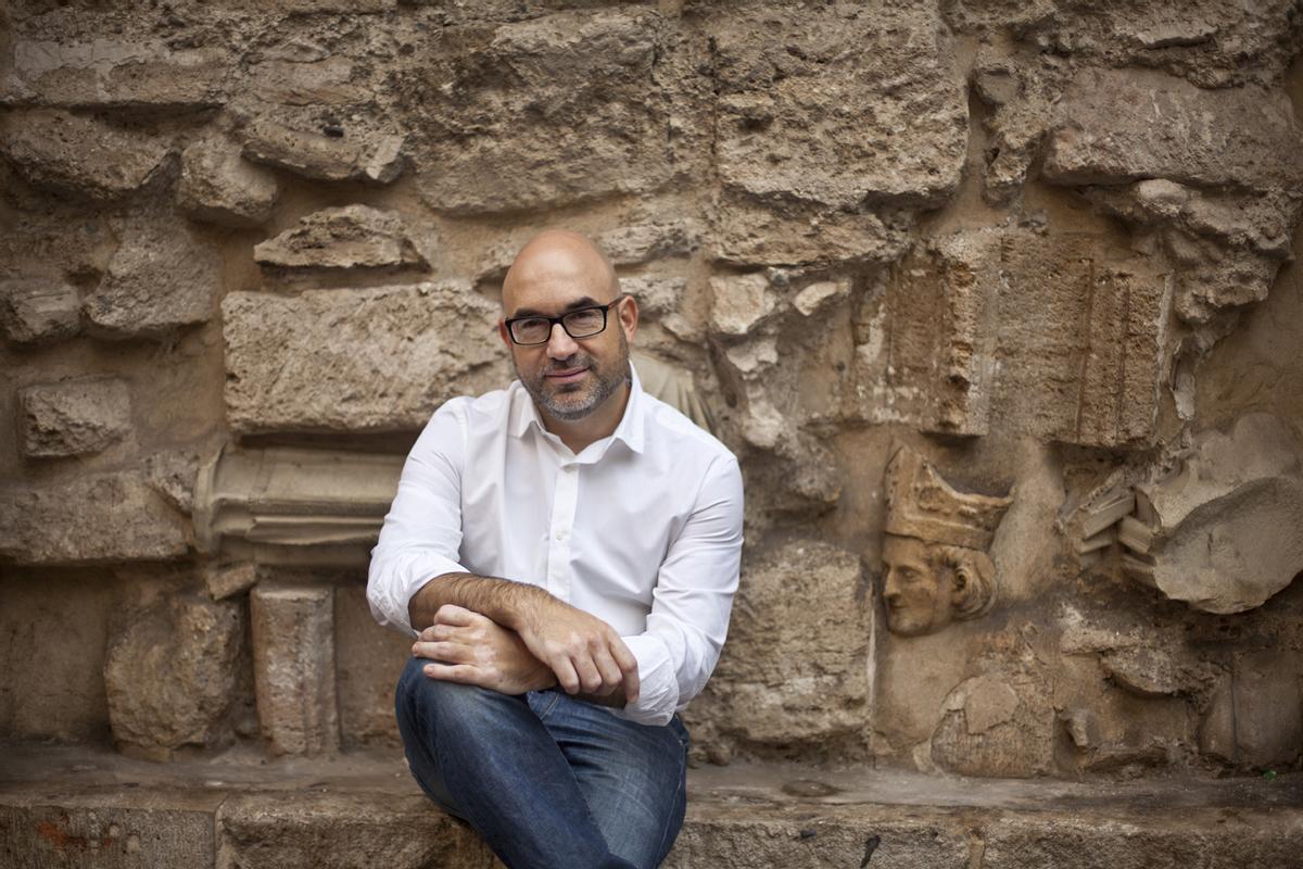 "Donde no llegan las sombras" es la segunda novela protagonizada por la subinspectora Álex Serra