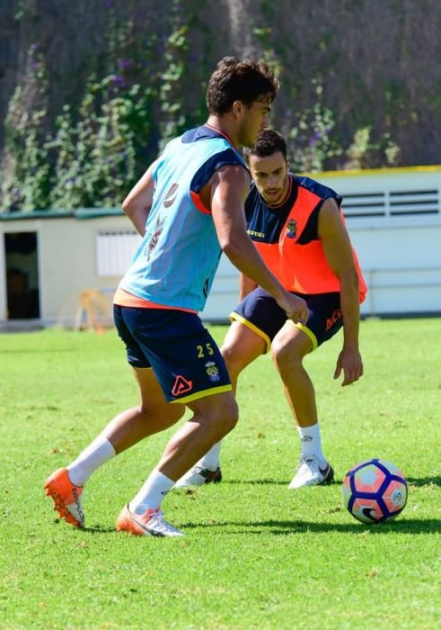 Entrenamiento UD Las Palmas en Barranco Seco ...