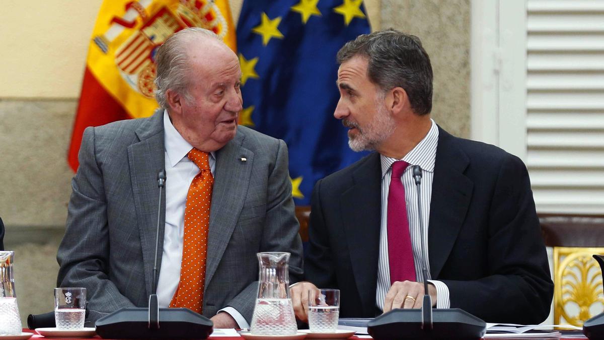 Juan Carlos y Felipe, el 14 de mayo de 2019, durante una reunión del patronato de la Fundación Cotec, en Madrid.