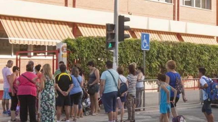 El Síndic pide más horas de audición y lenguaje en el colegio Azorín