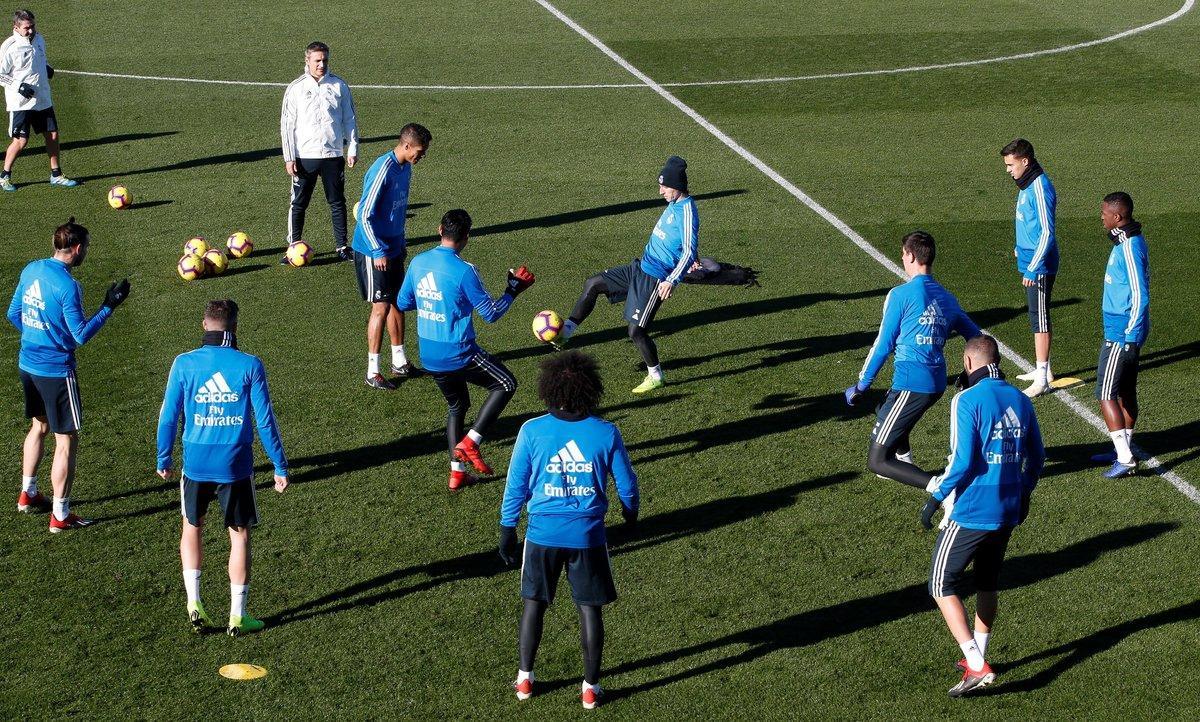 GRAF4006. MADRID, 02/01/2019.- Los jugadores del Real Madrid durante el entrenamiento celebrado esta mañana en la Ciudad Deportivo de Valdebebas, preparatorio del partido de LaLiga Santander correspondiente a la 17ª jornada que mañana disputan contra el Villareal.- EFE/Mariscal