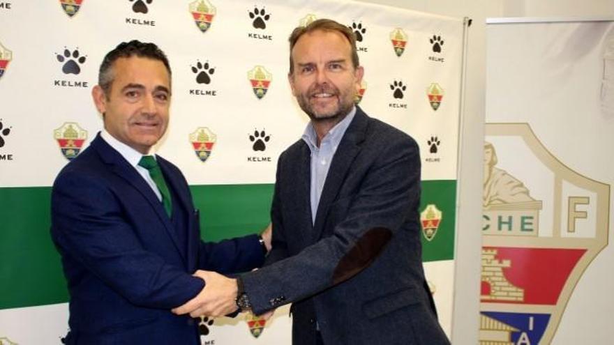 El Elche confirmá que seguirá vistiendo Kelme