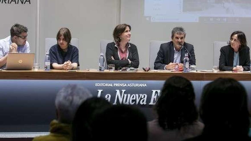 Mario Caballero, Ana Caballero, Carmen Fernández, Miguel Caballero y Mayte Burguet, ayer, en el Club.