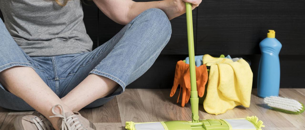 Estos son los consejos de los expertos para tener el suelo de tu hogar siempre brillante