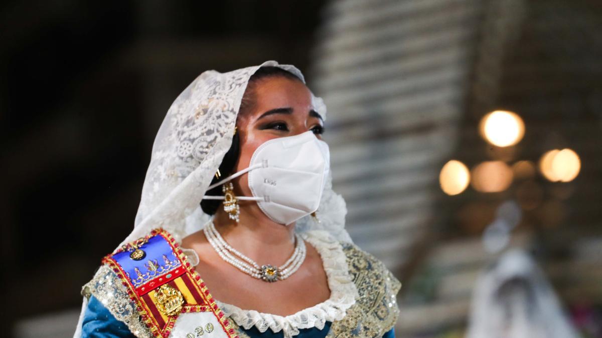 Búscate en el primer día de la ofrenda por la Calle Caballeros de las 21:00 a las 22:00