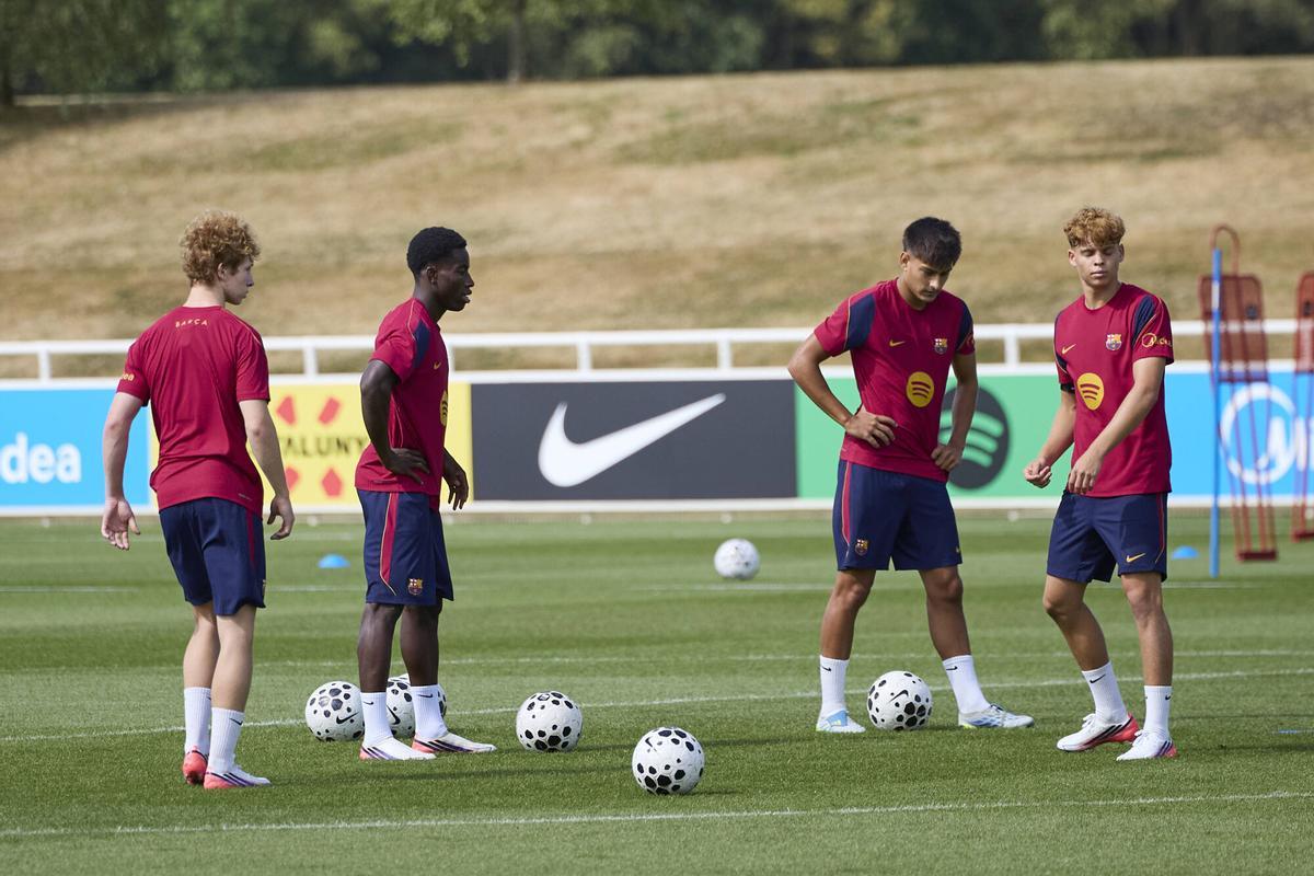 Entrenamiento en el Stage de pretemporada del FC Barcelona 2026-2027 en las instalaciones de la selección inglesa de fútbol de Saint George’s Park Hotel Hilton en Birmingham UK Foto: Dani Barbeito. jordi pesquer . ebrima tunkara . brian fariñas . orian goren. barça. pretemporada 2026/2027 . stage . inglaterra . entrenos. entreno 2026/2027. St. George's Park
