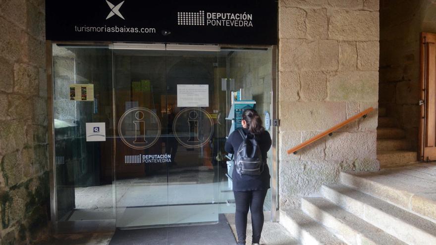 El PSOE exige a la Diputación que reabra la oficina de turismo de Armenteira
