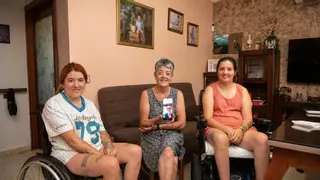 La dura historia de la familia Márquez: Tres hermanas con ataxia de Friedreich y solo una puede medicarse