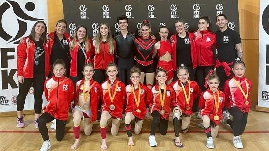 El Fit Kid Navàs guanya tres ors, quatre plates i un bronze al Campionat de Catalunya