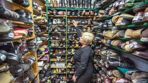 Un almacén de zapatos de una campaña de la Fundació Arrels para recaudar fondos para personas sin techo.