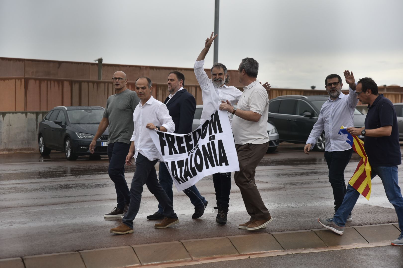 Sortida dels presos de Lledoners després de rebre l'indult