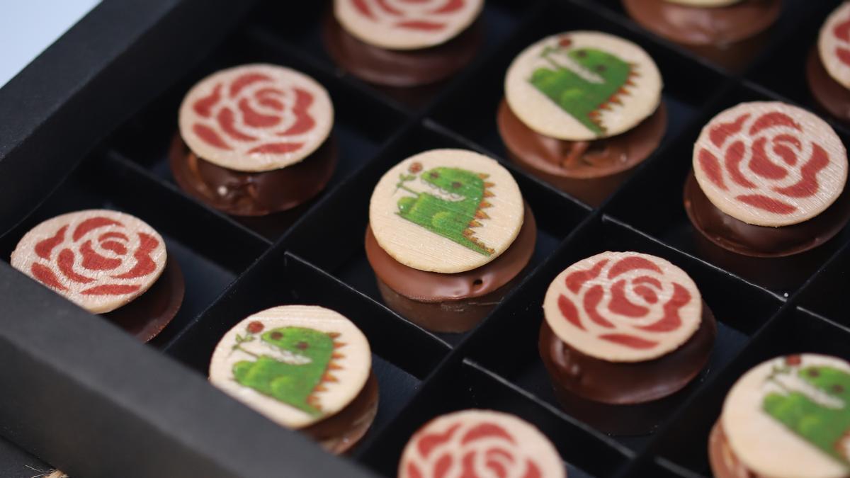 Bombones de rosas y dragones de L'Atelier Barcelona