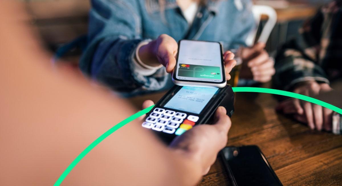 - Vincula la tarjeta al móvil o smartwatch para pagar de forma rápida mediante contactless