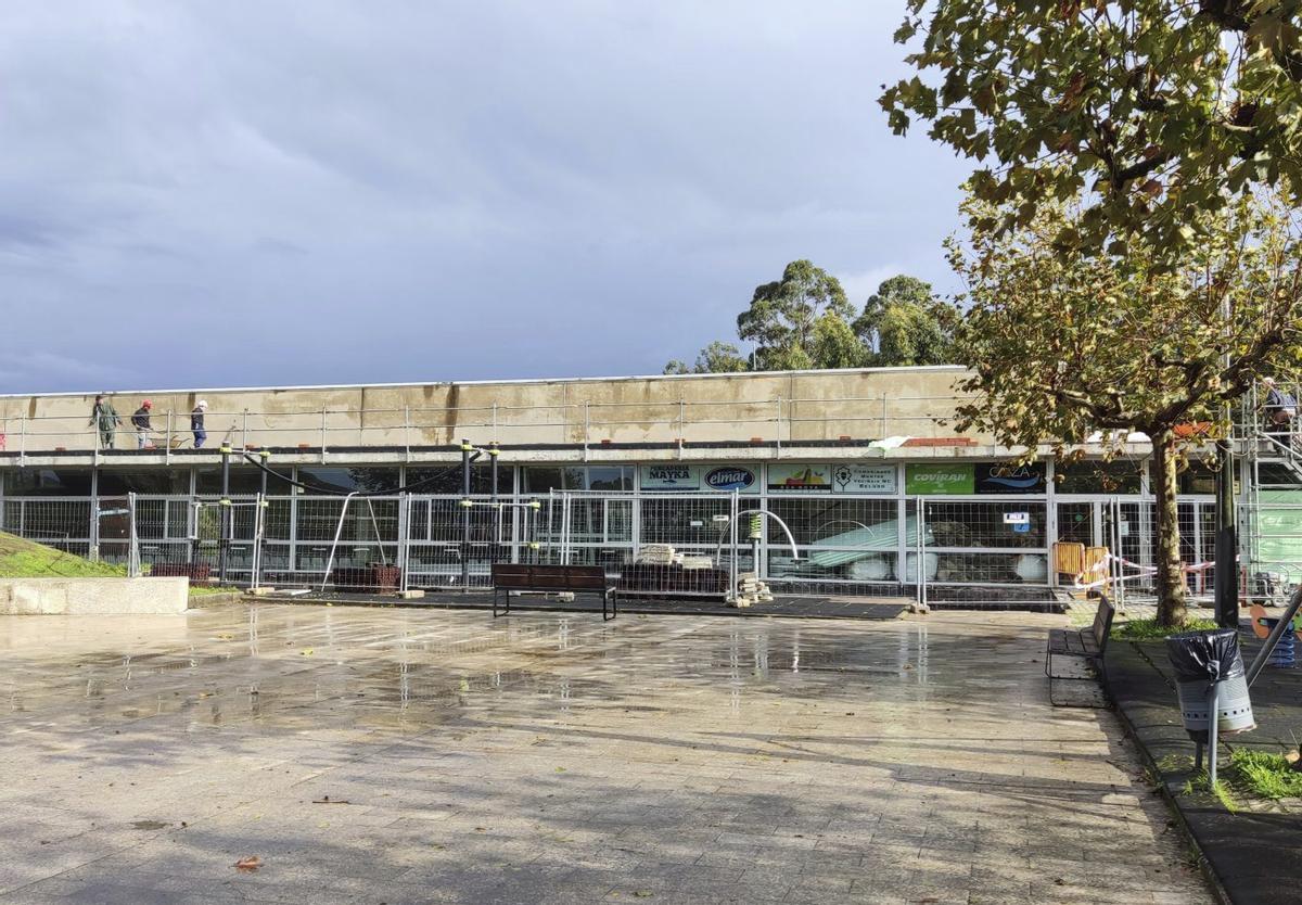 El pabellón de Beluso, ahora en obras, era una de las zonas de trabajo de la limpiadora.